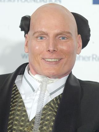 Go Forward！クリストファー・リーブ身体麻痺財団へのチャリティ ～スーパーマンの意志を引き継ぐスーパーベア10月10日誕生～ロイヤルチエ 株式会社フタバファ