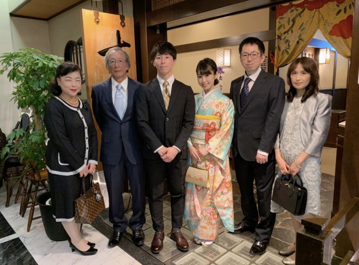 両家顔合わせ 母親の服装選びで押さえておきたい3つのポイント