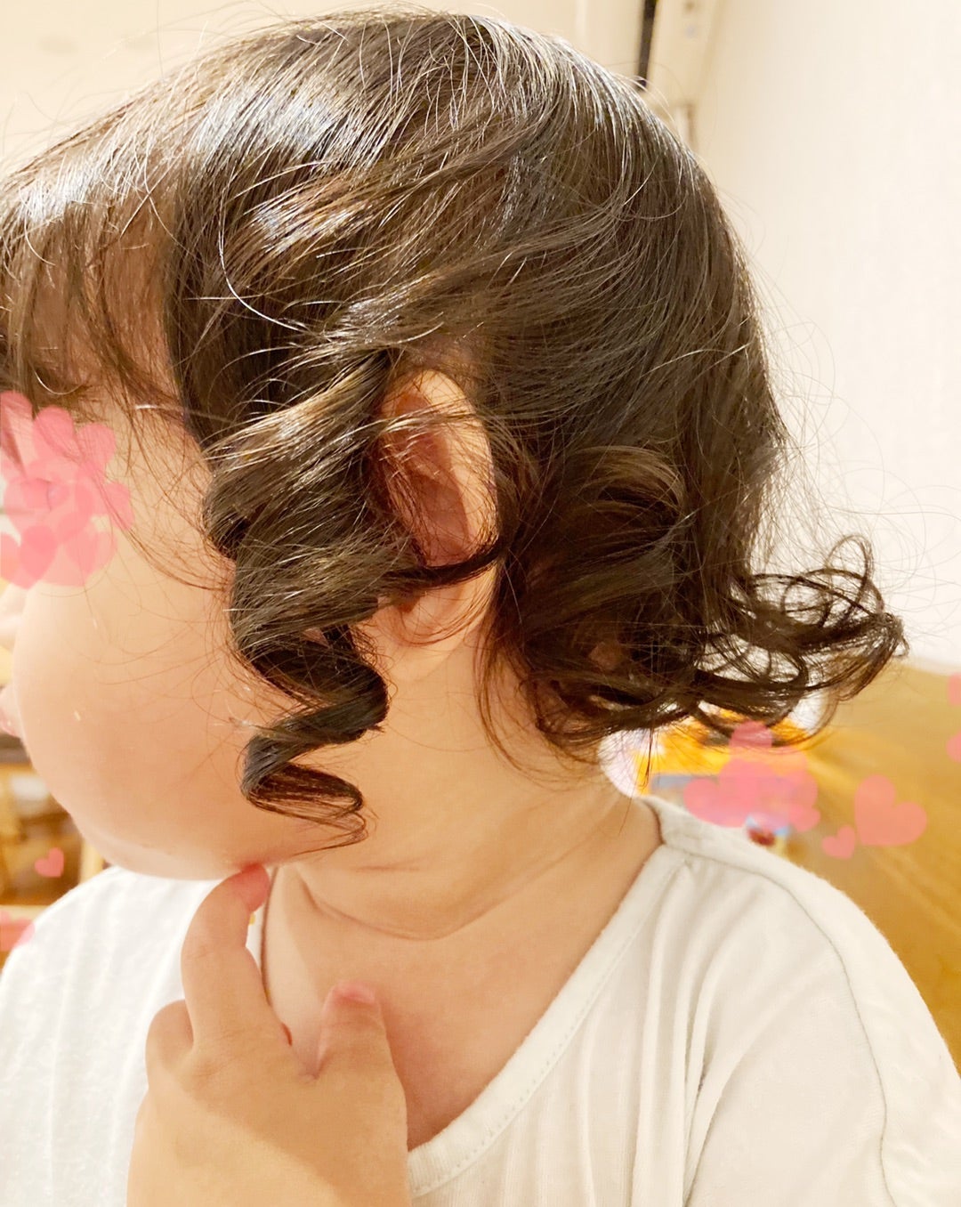 天パ娘×運動会ヘアアレンジ 友達に、ライオンみたい！かっこいい！おしゃれー！と声をかけられてご満悦😊 赤白帽子は天パがギュウギュウで、ハチマキも巻きにくかった様なので当日はこんな感じにしました➿フロントをブロック分けしてカラーゴムで結ぶ。 結んだ後方部分