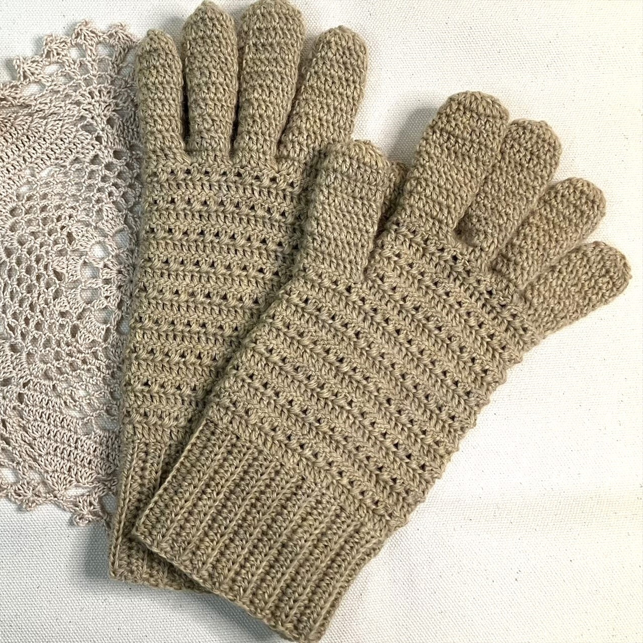 細編みメイン！ かぎ針で編む キッズ 指抜き手袋 ‣ めかぶかあちゃんのどんどこ子育て
