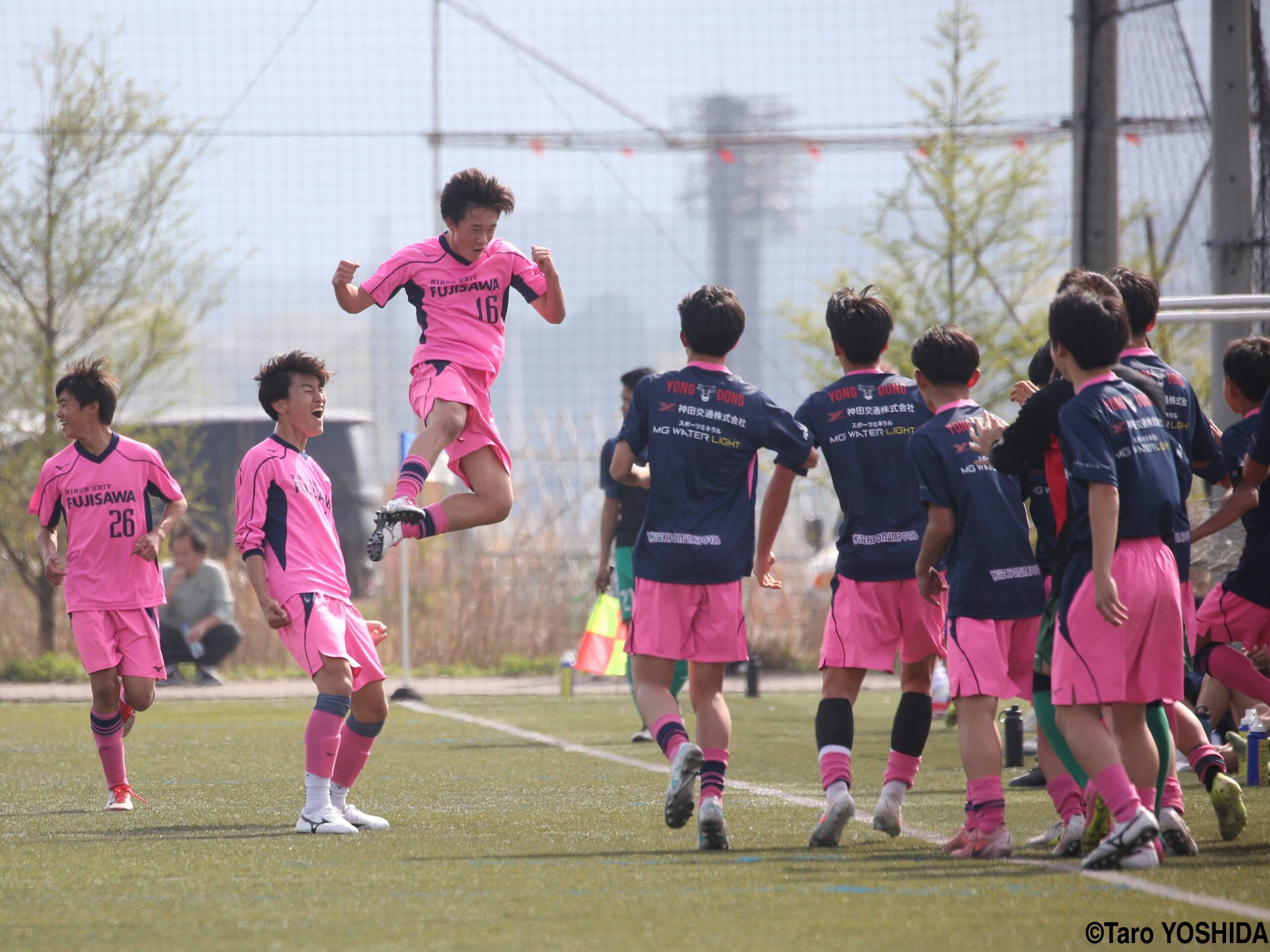 こいのぼりの吊るし飾り高齢者介護をサポートするレクリエーション情報誌『レクリエ』