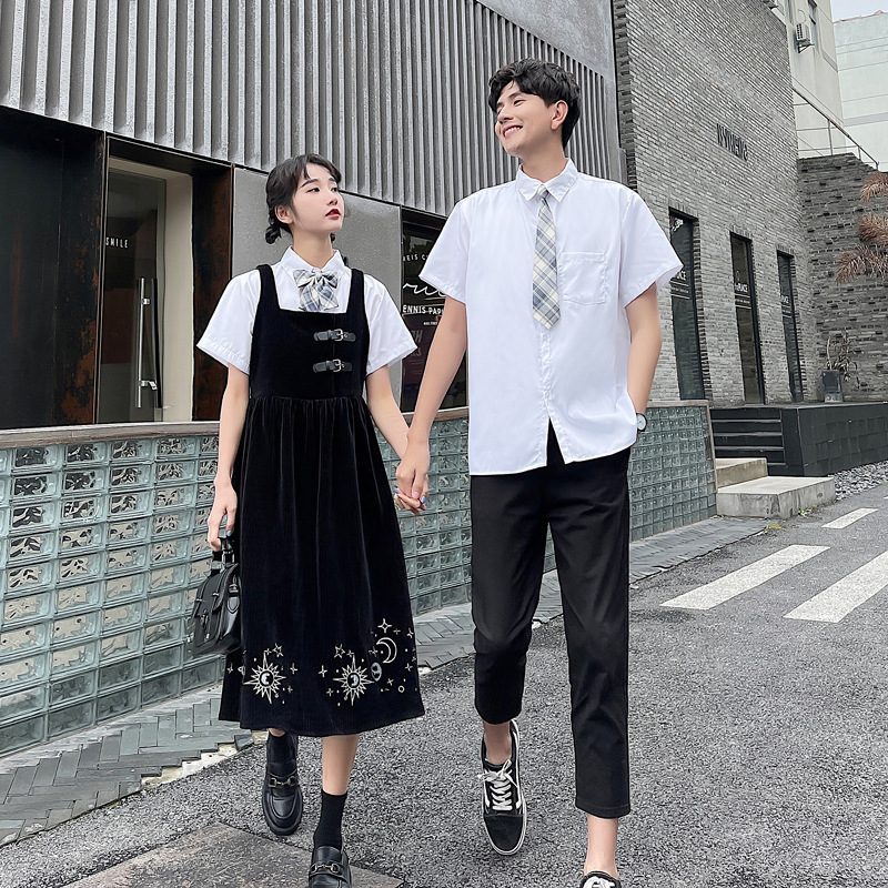 🖤2人で可愛く！カップルフォト🖤特別な日から日常まで全部を写真に残しておきたいよね！定番なものから流行りのものまで紹介してみたから参考にしてみてね🌟 Photo by@o72o_iri @_suu.o4 @nkthj.m @ay__.i7 @0001_ma ーーーーーーーーーーーー 高校生カルチャー
