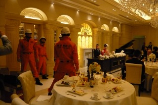 写真特集 消防士、デリバリースタッフ、建築作業員らが職域結婚式 写真22枚 国際ニュース：AFPBB News