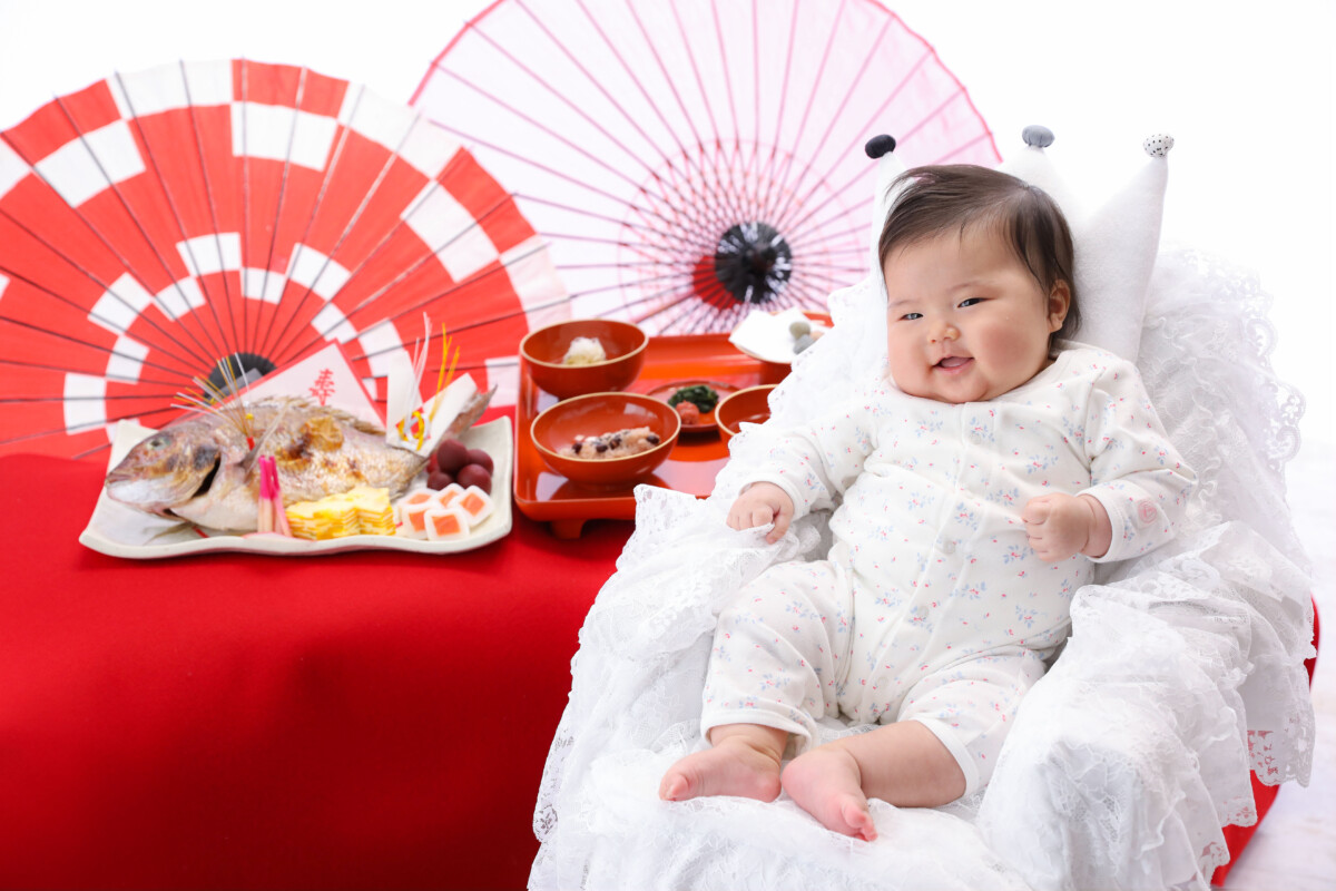 百日祝い・お食い初めの記念写真をプロが写真館で撮影スタジオマリオ