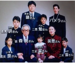 森星、美人母の顔出しショット公開！ドレスアップ姿が素敵 美人３姉妹ショットも話題に - スポーツ報知