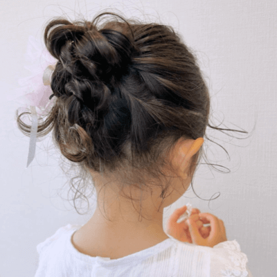 小学生の袴に似合う髪型とは？簡単に作れる人気ヘアアレンジ特集袴レンタルは晴れ着の丸昌 卒業時装卒業式の袴 ハカマ 全国宅配送料無料