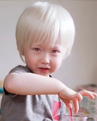 吉沢亮、志尊淳、町田啓太も！ イケメン人気俳優の可愛すぎる“幼少期ショット” - 1ページ目 - エンタメ - コラム クランクイン