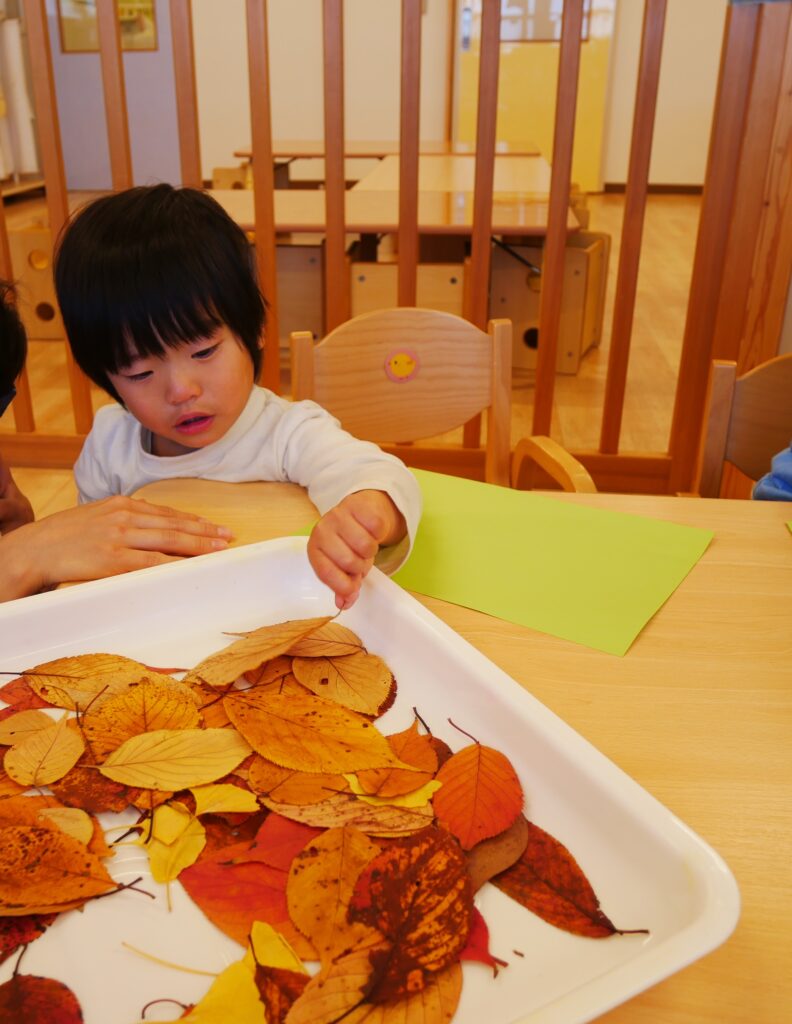 2歳・3歳の子どものための超簡単おりがみ・丁寧な解説付き・おりがみ入門編・食べ物たくさん『お弁当』『秋のご馳走』・子どもと一緒に折ってみよう❤︎easyorigami for kids❤︎ 681