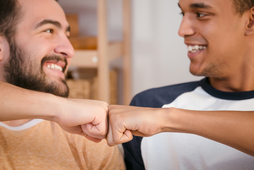 Ikura and Toro Lovely brothers. イクラとトロ 仲良し兄弟です。イクラ トロ fluffy relax happy cute family もふもふ 幸せ 仲良しbudgie parakeet bird birdlovers インコ かわいんこ セキセイインコ セキセイインコのいる暮らしインコのいる生活