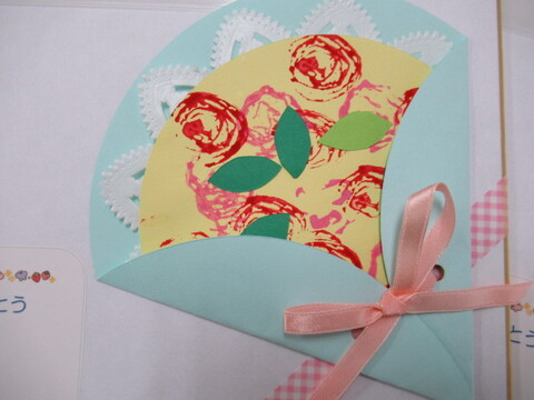 🌼ファミリーデーのプレゼント🌼たんぽぽ保育所もも組 – 足立区・品川区・墨田区の東京都認可・認証保育所 たんぽぽ保育所グループ