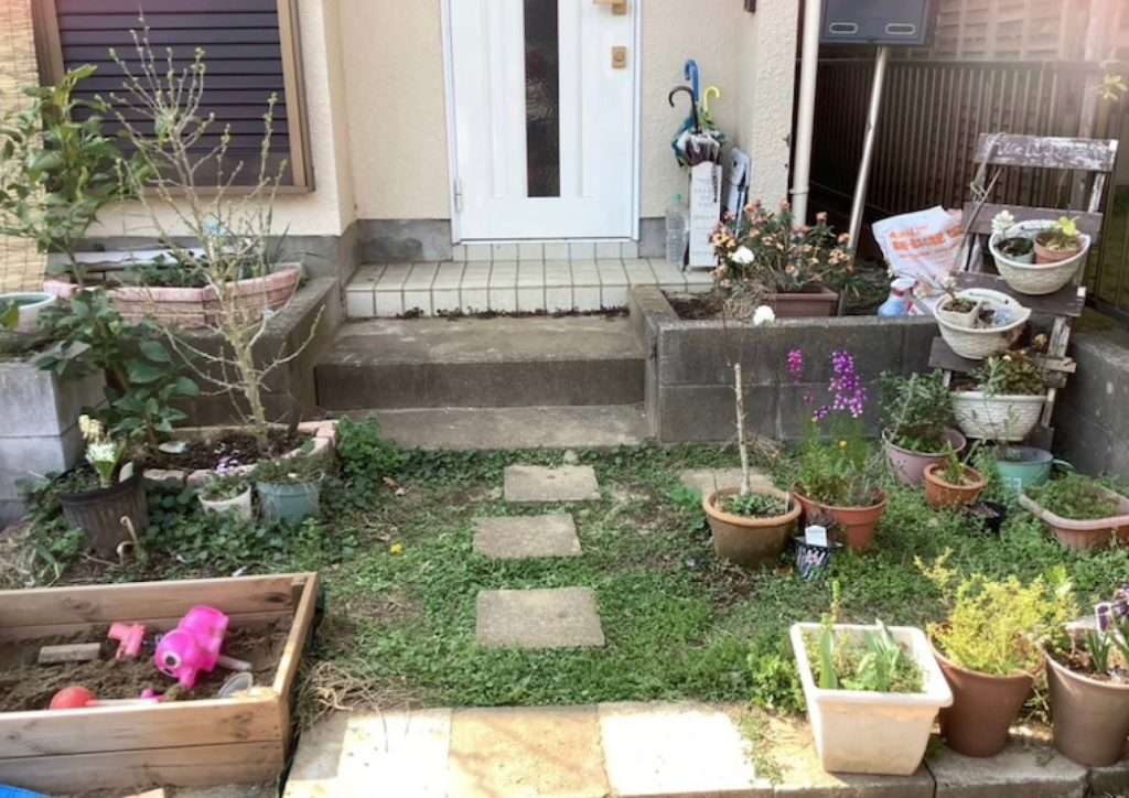 カインズ商品で人工芝の上に水はけの良い砂場を設置作り方や安くできる材料を詳しく紹介mamacolife