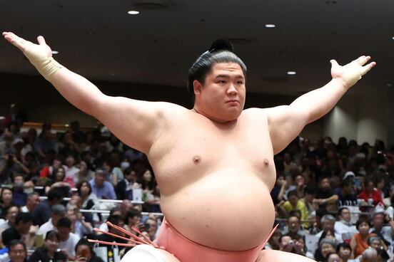 大関、貴ノ浪さんのりんご狩りとご来園