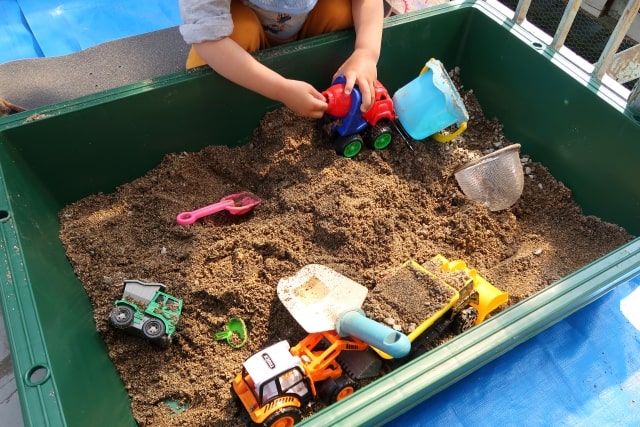 砂場をDIYしよう！ 子どもが夢中になります │WakuWaku KIDS!!!! わくわくキッズ