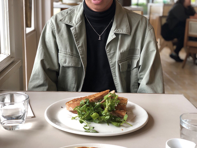 匂わせカップル影写真 おしゃれTikTok