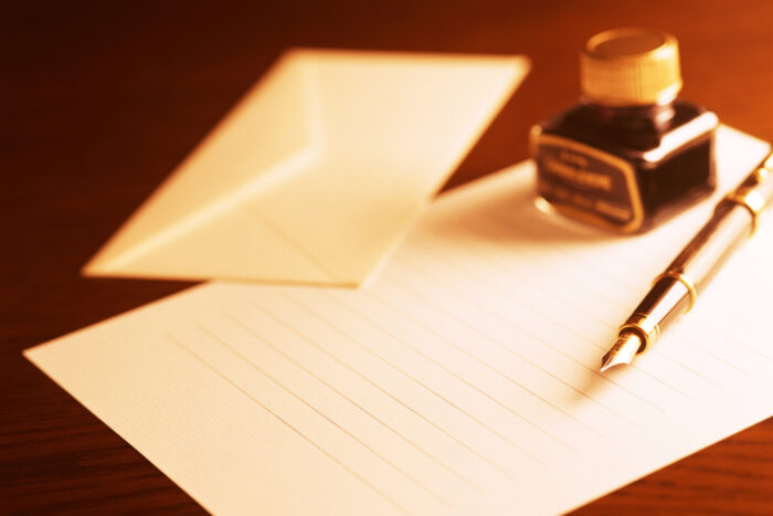 花嫁の手紙」か「結婚式感謝状」かで迷っています