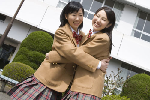 ハグの仕方でわかる彼の本気度チェック！大好きな彼女への12のハグと男性心理シッテクbyムーンカレンダー生理・恋愛・美容 女性のリアルを毎日お届け