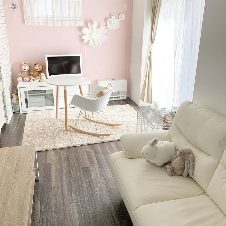 ピンクとグレーでつくる、大人ガーリーな一人暮らしインテリアgoodroom journal