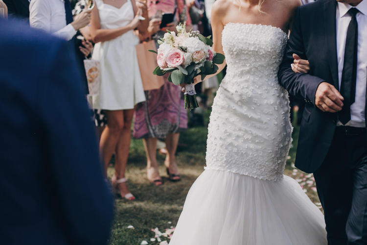 親族の結婚式など「連名」で招待状が届いた！返信はがきの書き方を出席・欠席のパターン別に紹介結婚ラジオ結婚スタイルマガジン