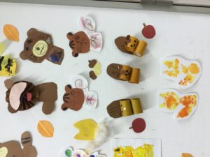 壁面飾り 11月 装飾 秋 ハンドメイド 保育室 壁面 手作り コスモス リス みのむし どんぐり その他雑貨 のあ 通販14418148Creema クリーマ