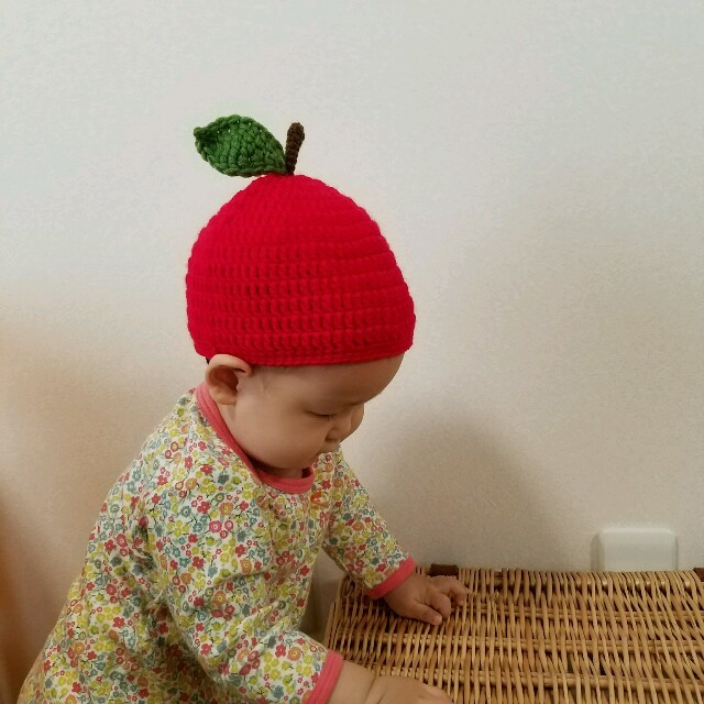Amazon.co.jp:よキーよニット帽 可愛い 毛糸 りんご柄 ニットキャップ ベビー用ハット 新生児 子供 赤ちゃん キッズ 帽子女の子男女児 秋冬 防寒 綿 オシャレ レッド : ファッション