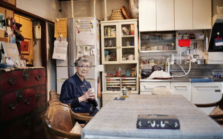 8個パック 8 LED ソーラーガーデンライト アップグレードされた揺れるスターバーストソーラーガーデンライト 鮮やかなガーデンライ LETMYソーラーライト 屋外 4個パック 32個のLED 揺れるソーラーガーデンライト ホタルライト 屋外装飾用 ガーデン装飾 大きな電球と