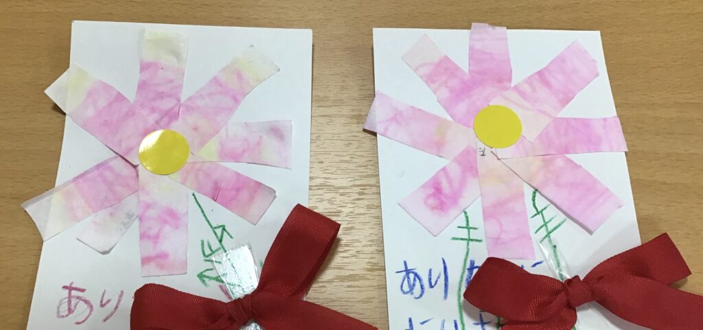 幼児園舎 敬老のはがき投函大阪府堺市西区鳳の保育園 幼稚園たあとるほいくえん