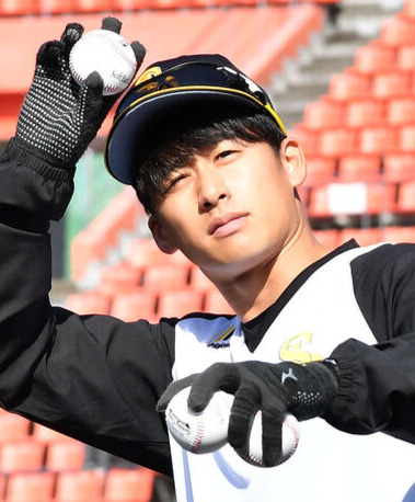 ソフトバンク 優しき２年目イケメン右腕・板東湧梧、プロ１勝 勝利球「母に渡したい」 - スポーツ報知