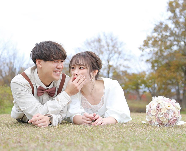 洋装や和装も♡結婚式前撮りポーズおすすめアイデア10選 今週のスタスナ omotte magazine from ANNIVERSAIRE記念 日にまつわるマガジン