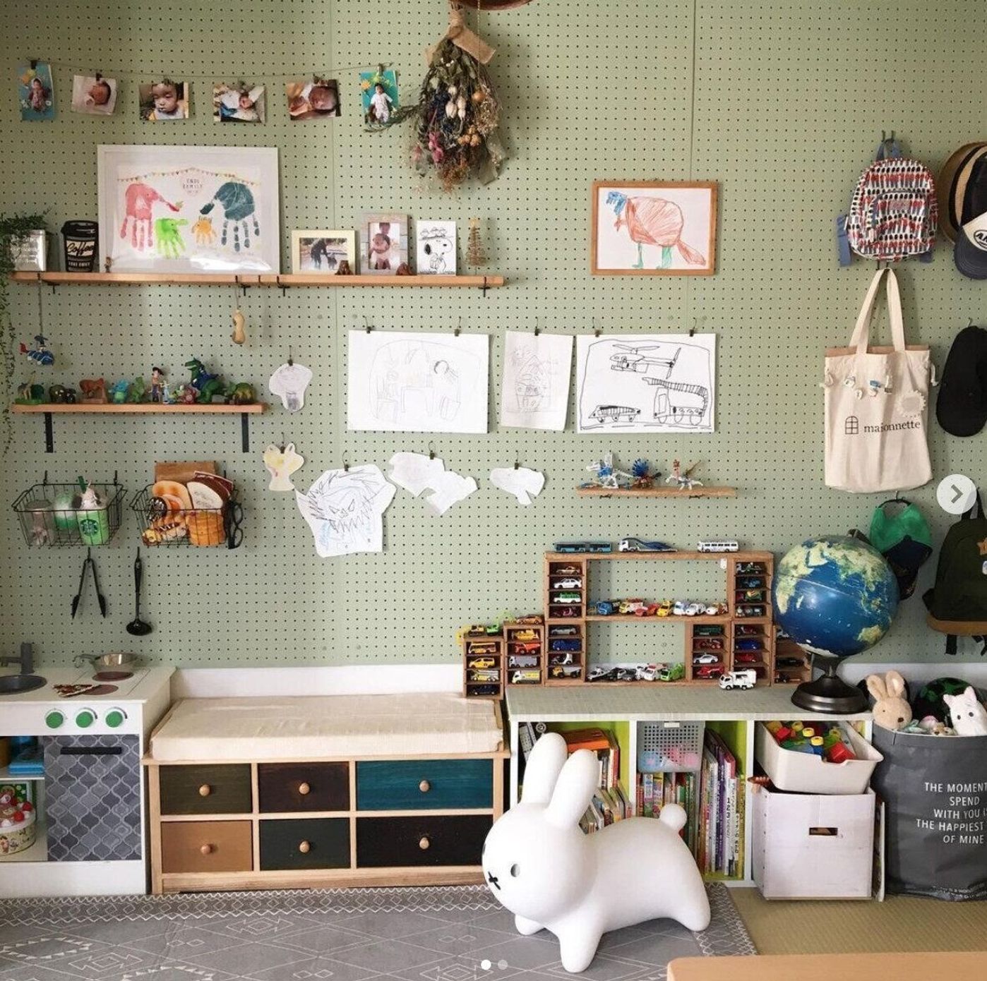 子どもの絵の飾り方 8つのおすすめ方法Houzzハウズ