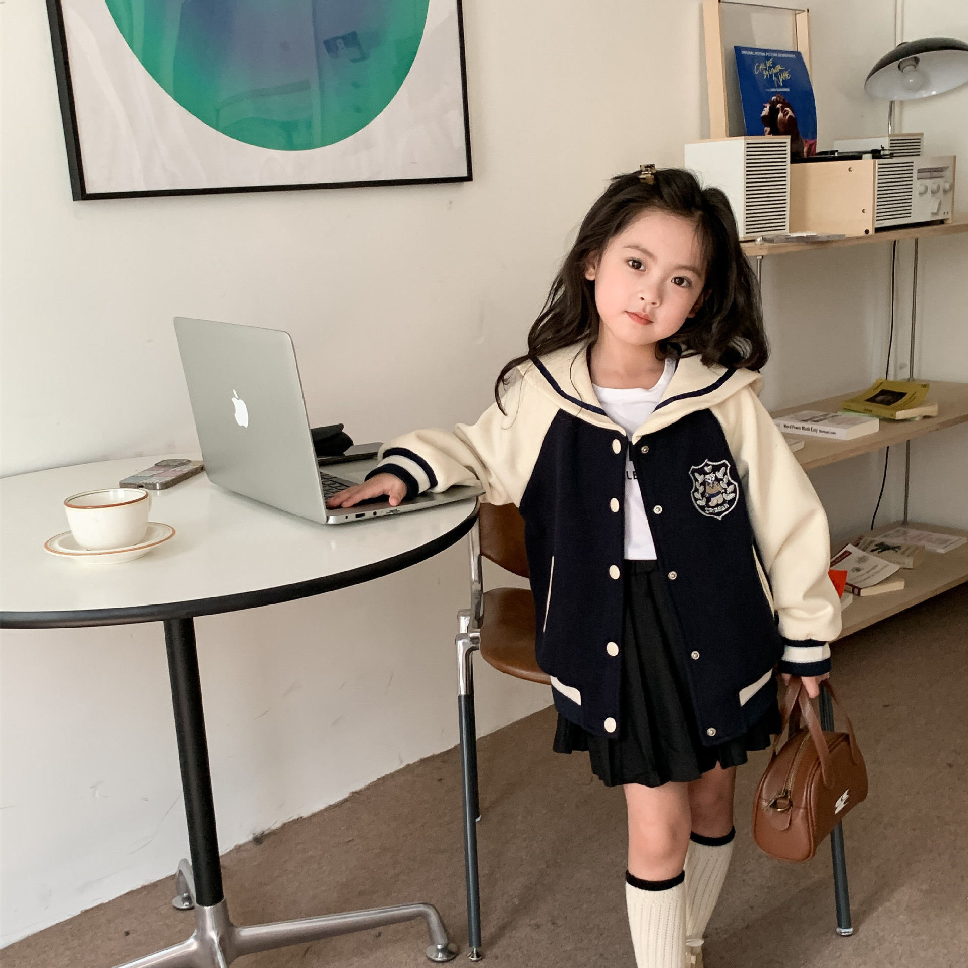 AmazonJANQ女の子 子供服 キッズ服 可愛い 2点セット 長袖 厚手 Tシャツ セーター チェック柄 スカート ジュニア ガールズジャンパースカート ワンピース韓国風 おしゃれ カジュアル 通学 七五三 入学式 卒業式 通園 発表会 普段着 秋冬ブラック,110cm