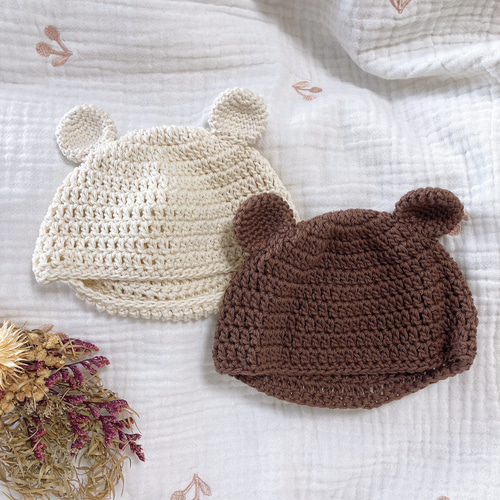 今回ご縁をいただきまして、てんちむさんの毛糸屋さん @amuyo.official にて共同制作・考案させていただきました！ 1つ目のキットは、 ベビー 用アイス帽子 です🍨✨ ついに明日、5 1に発売となります👏 とっても可愛いオリジナルボックスに入ってのお届けで、 なんと