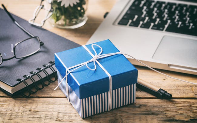 誕生日サプライズの面白いアイデア、演出、渡し方特集サプライズプレゼント工房 - Part 14