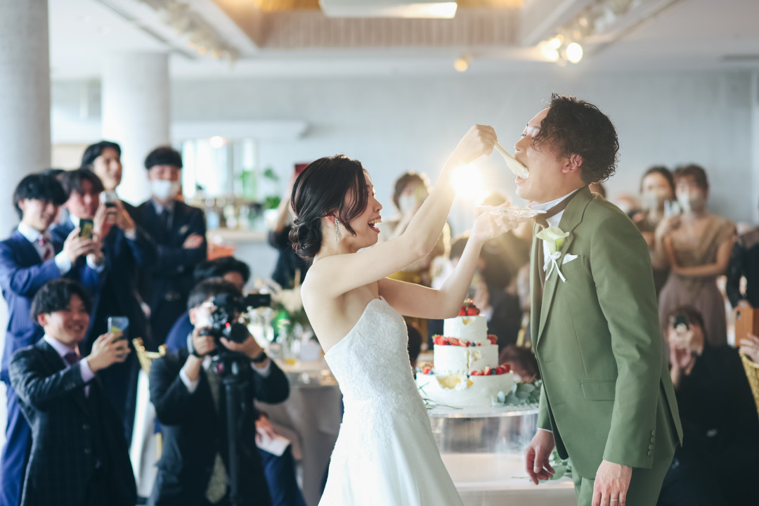 𝒘𝒆𝒅𝒅𝒊𝒏𝒈 𝒓𝒆𝒑𝒐𝒓𝒕, 披露宴入場💎🤍, 🎧宇多田ヒカル first love,披露宴入場曲は結婚式2週間前のぎりぎりに変えたけどこっちで良かったなと思った🥰,ちなみにもともとはずっとエドシーランのPerfectにしようかと思ってた😌,結局そのCDを用意したけど使わなくなるのはもったいないと思ってshape of youを歓談中に使った🤣,ビアンカーラヒルサイドテラス