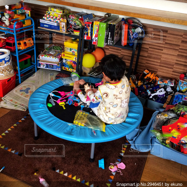 一人遊びを始めたら集中力が育つサイン声をかけずに見守ろう - LIVING和歌山