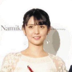 道重さゆみ＆牧野真莉愛 歴代モー娘。最強級コンビが双子コーデでディズニー満喫/芸能/デイリースポーツ online