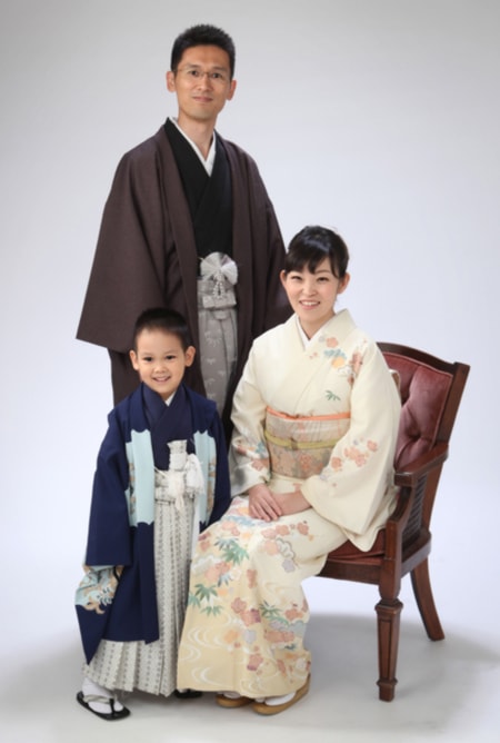お子さんの七五三は家族みんなで和装！ 母親の気を付けるべきこととは│七五三お役たちサイト