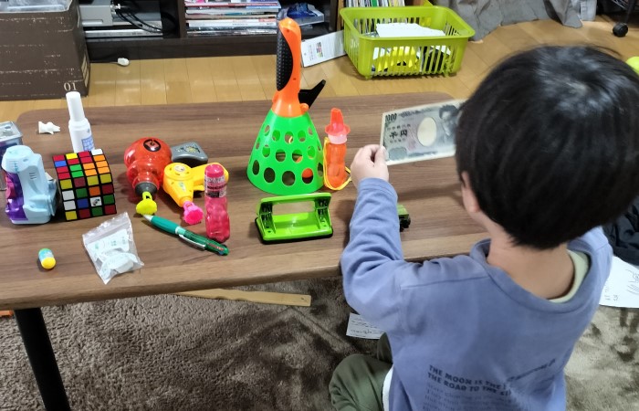 家の中で楽しめる遊びを集めました！おもちゃ作り、手遊び、あやとり、ぜひ活用してください