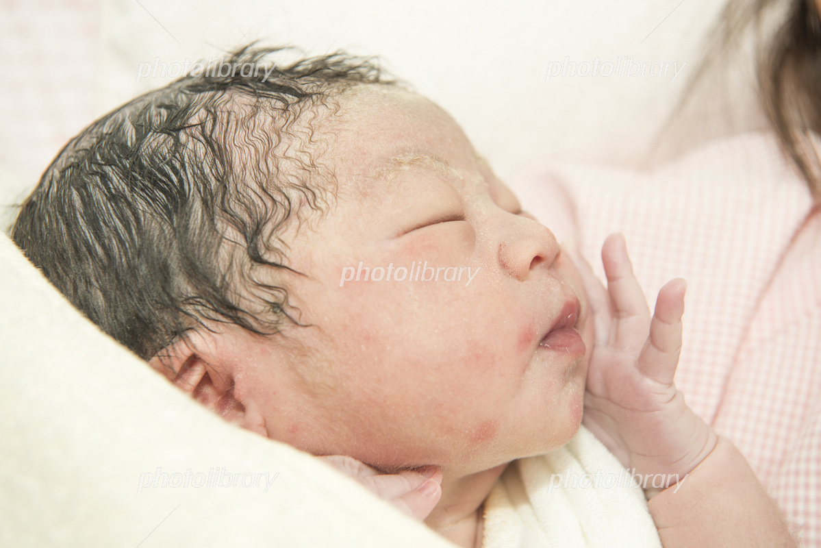 生まれたて赤ちゃんの“神々しい姿”撮影 ニューボーンフォトとは毎日新聞