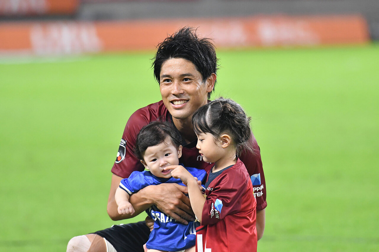 内田篤人が引退後にしたいことは「手を繋いで一緒に幼稚園の送り迎え」、妻への引退報告も語る - 超ワールドサッカ