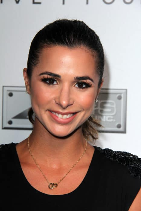 アナ・デ・アルマス ハリウッドのスターダムに駆け上がる、キューバの新星。Vogue Japan