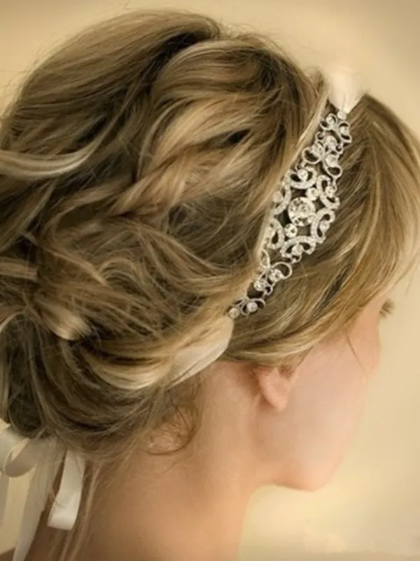 ショートボブの結婚式お呼ばれアレンジ、短くても華やかな 11のやり方美的.com