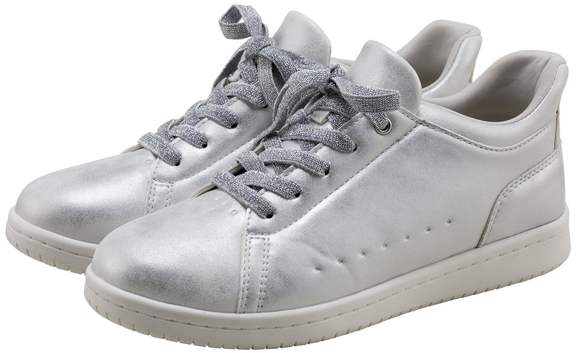 子育てママに寄り添った『コラボ靴』 - NicoTimes ニコタイムズ