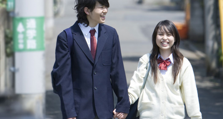 高校生カップルの愛と青春のストーリ