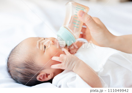 赤ちゃんの不思議なしぐさには意味がある？「ハンドリガード」とはP&G マイレピ