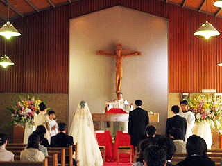 本物の教会で、フォトウェディング - ローズガーデンクライスト教会 公式 北海道札幌の結婚式場