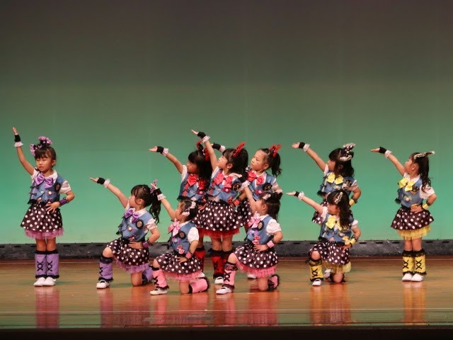 0歳児クラスお遊戯「おしりフリフリ♪」, 衣装もダンスもとってもかわいかったです☺️,おしりフリフリお遊戯発表会発表会衣装発表会ドレス発表会お遊戯衣装0歳0歳児0歳児保育保育学生保育士の卵保育士幼稚園保育園栃木市佐野市足利市古河市板倉町館林市小山市間々田野木町藤岡町大平町加須市