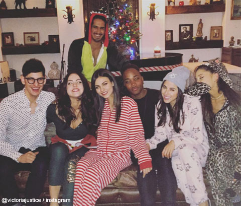 ホールジー、アヴァン・ジョーギアとの婚約を発表 : r Fauxmoi