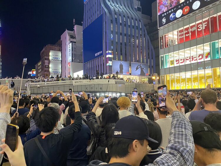 動画】阪神日本一決定で道頓堀に飛び込みしたスク水女性！実はオカマだった！ | はるかのエンタにっき