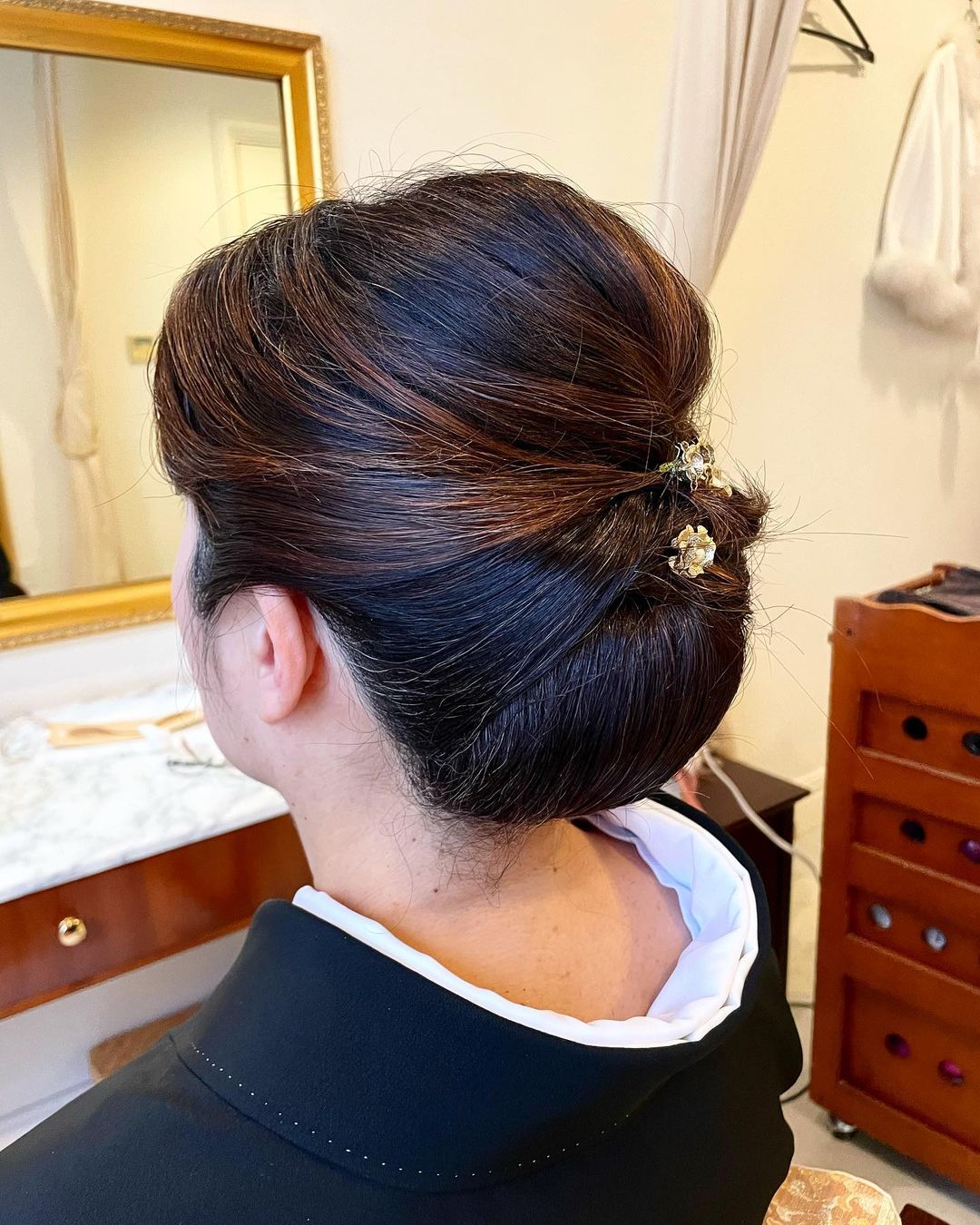 卒業式に出席する母親必見！おすすめの簡単ヘアアレンジを長さ別に紹介コラムアトリエはるか公式サイト