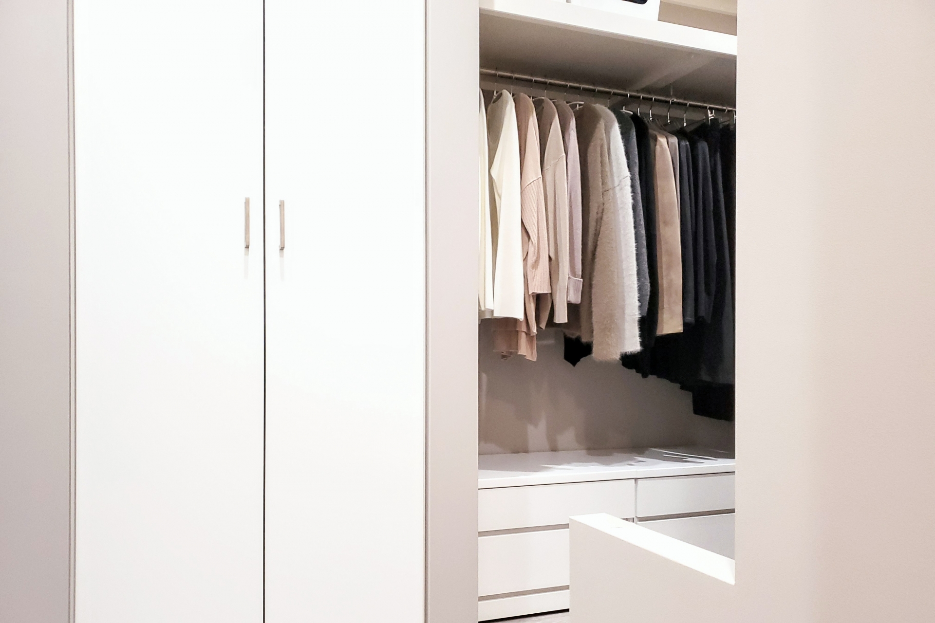 ウォークインクローゼット3畳のレイアウト29連発！コの字や2列型など